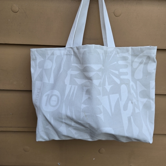 Vuori Father’s Day 25 Tote Bag - Light Grey - Picture 1 of 8